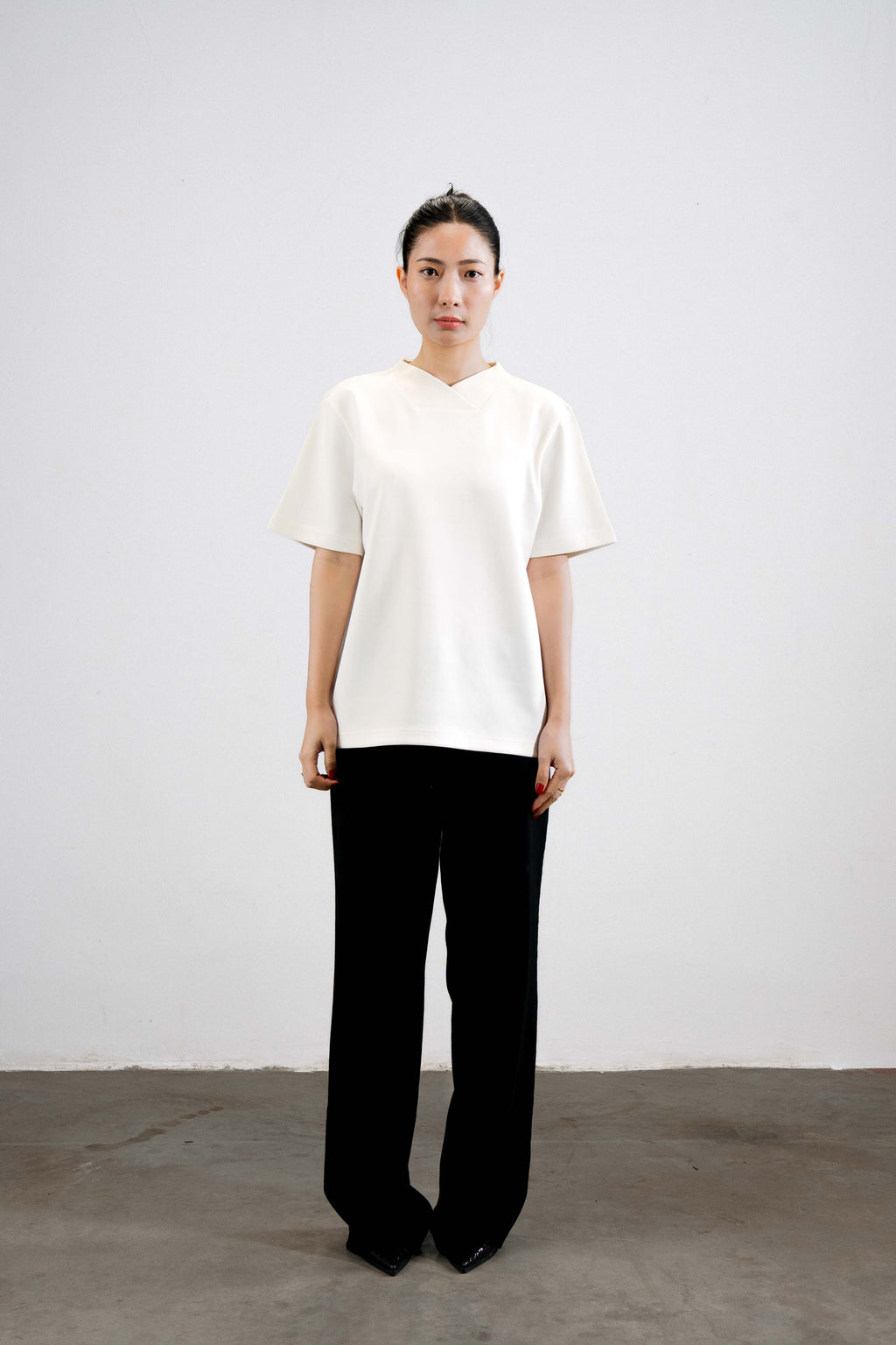 Signature Collar T-Shirt — Snow White