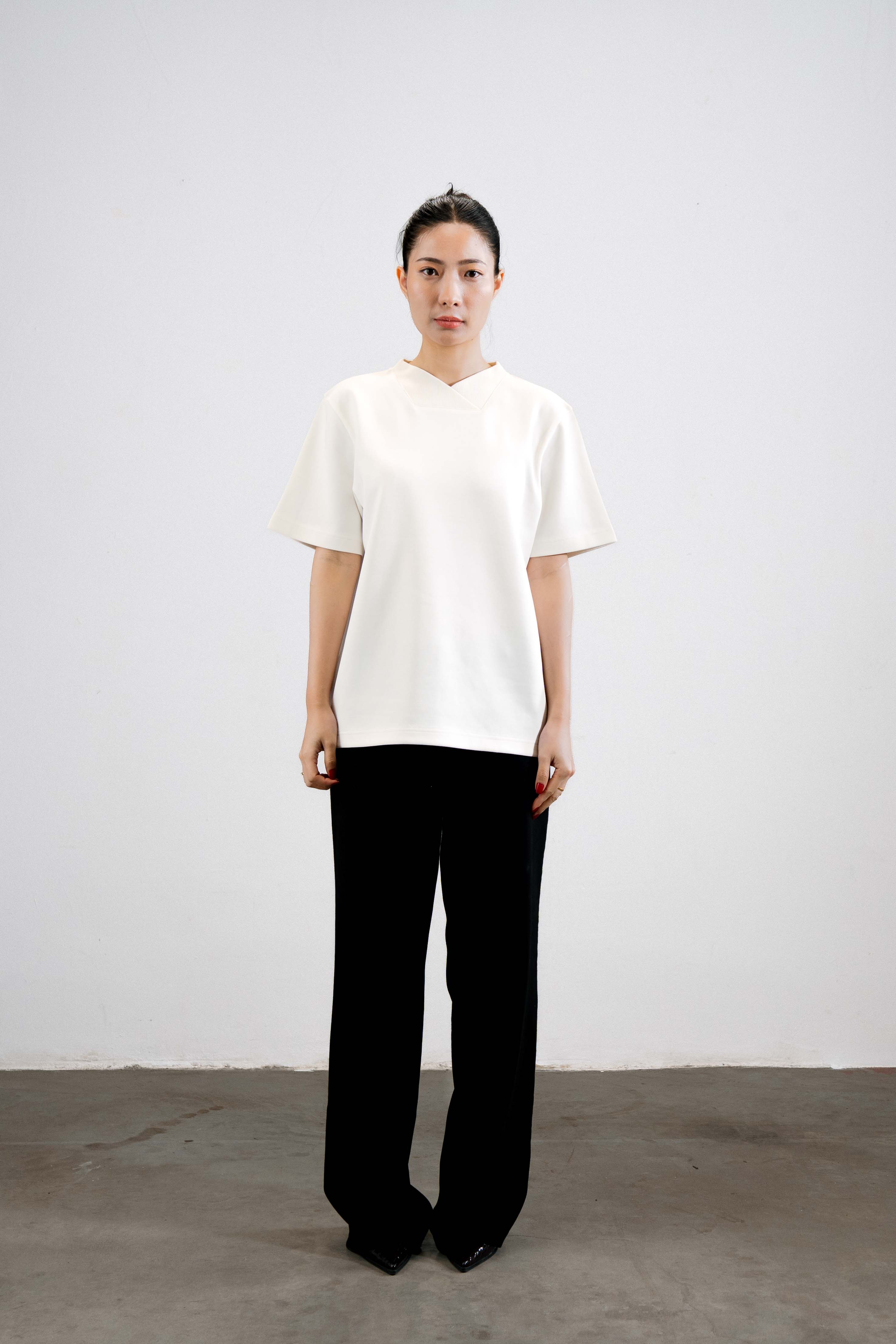 Signature Collar T-Shirt — Snow White